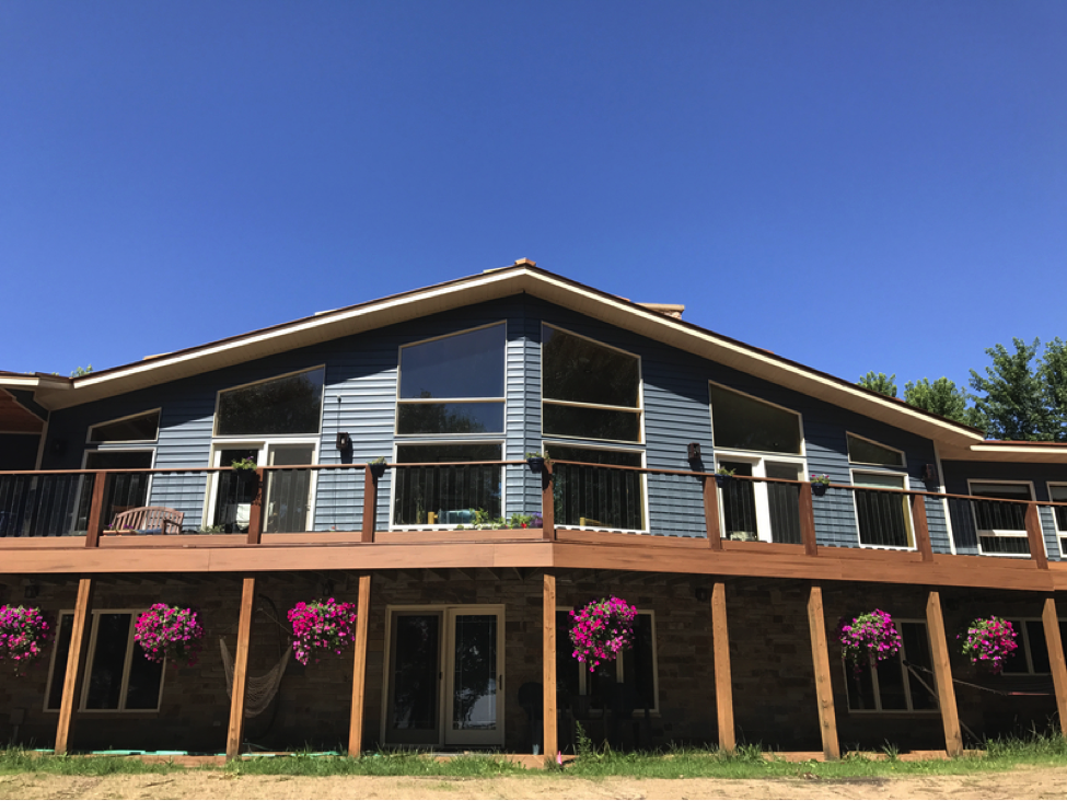 Horizontal Metal Siding in a Hue