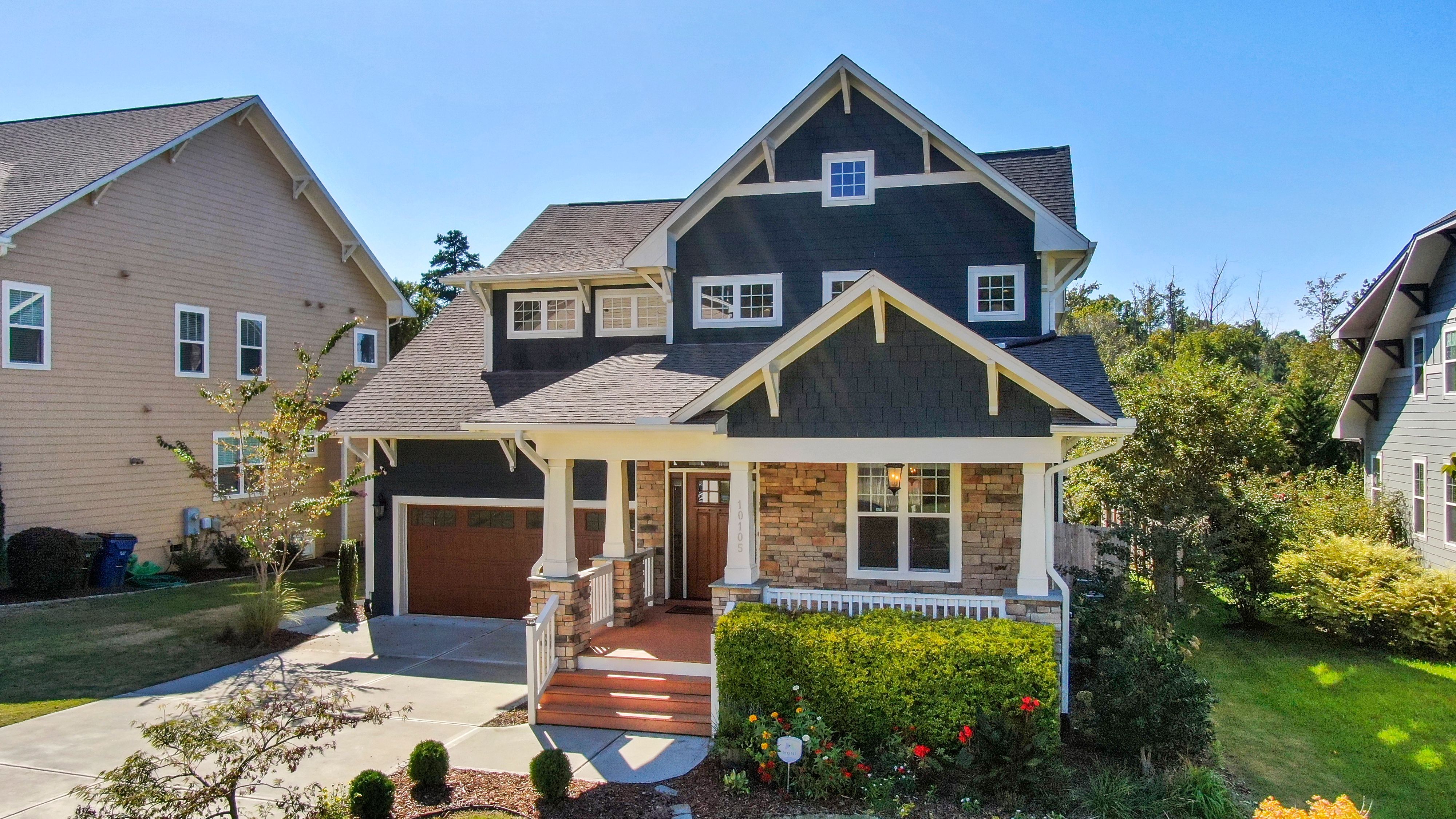 Modern craftsman house