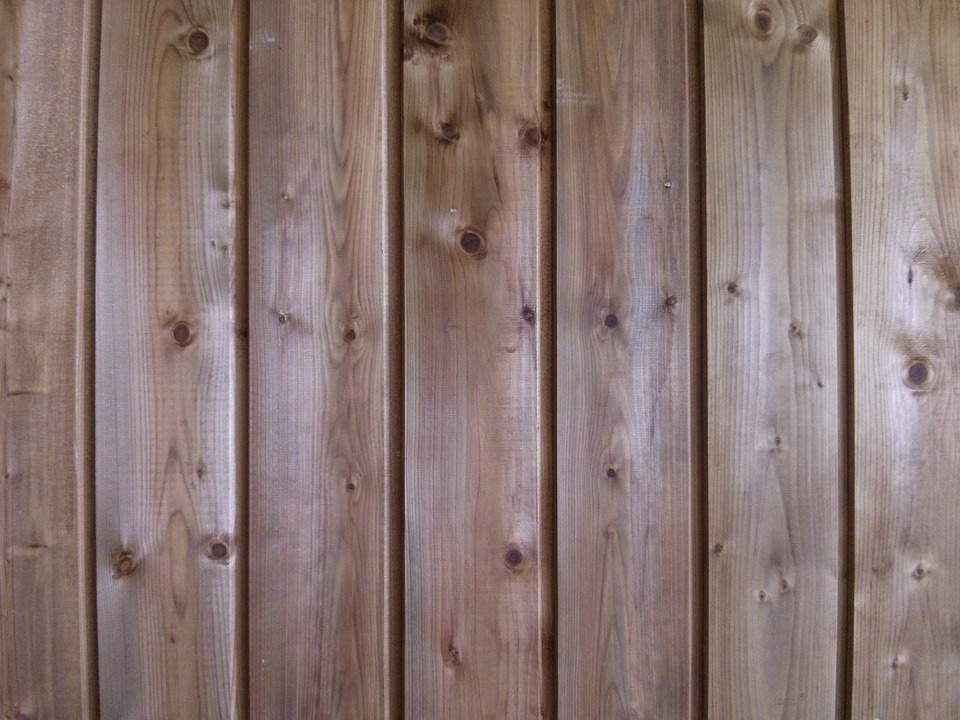 Vinyl vs. Wood: Choosing Long-Lasting House Siding Material